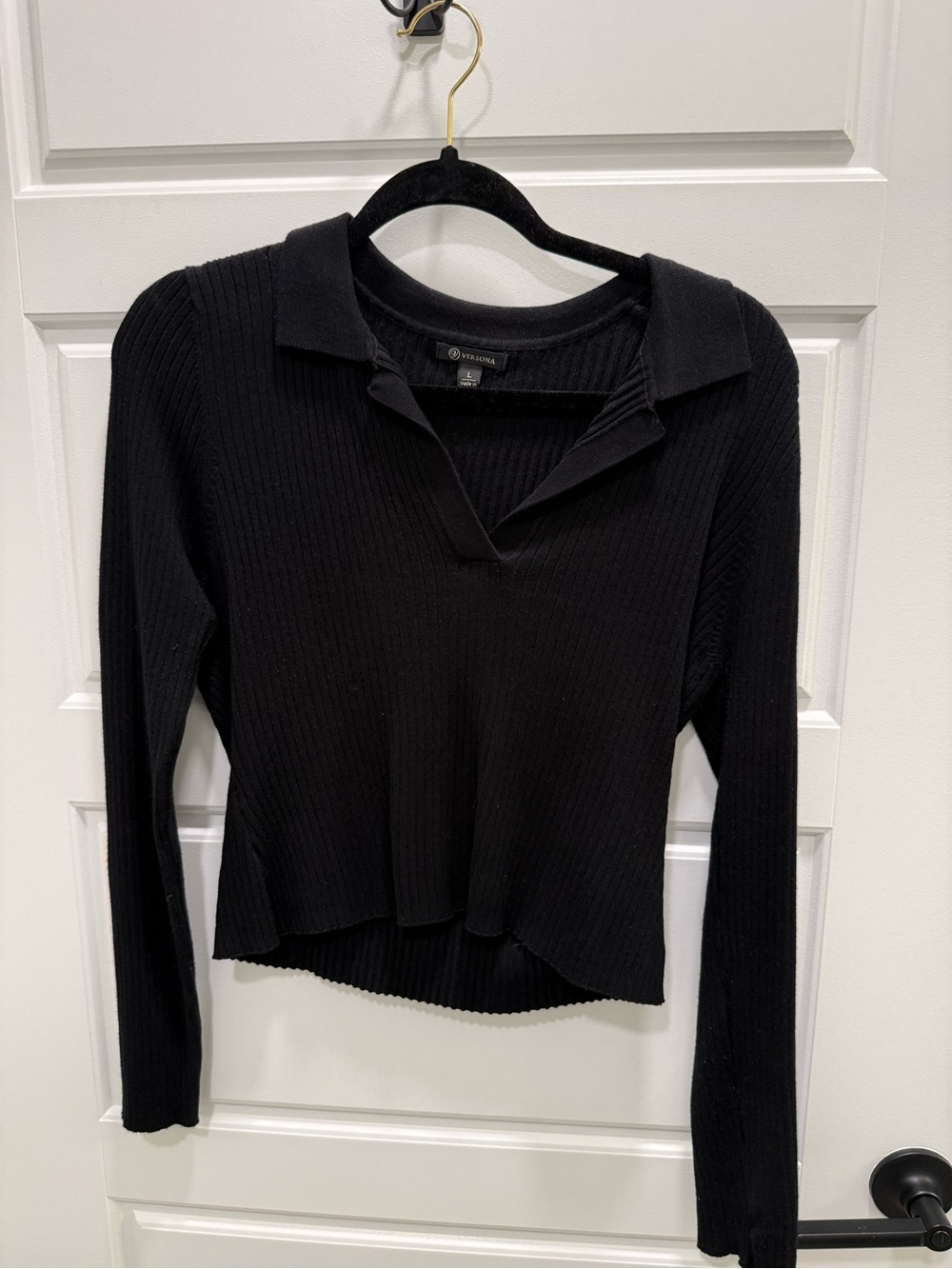 Versona Black Ribbed Collared Long-Sleeve Top